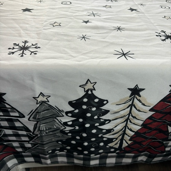 Holiday Tablecloth New Black White Gray Red 58” X 120” Christmas Trees - Picture 2 of 9